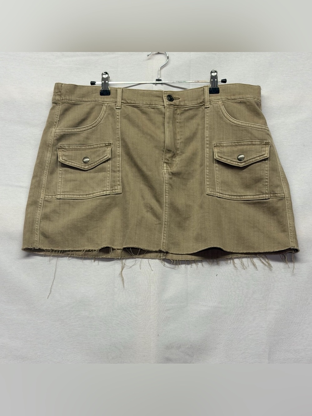 Aerie Cargo Micro‎ Mini Skirt in a khaki-tan colorway Size XL NWT